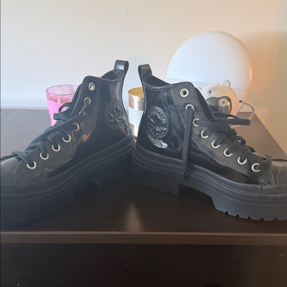 Converse Black Platform Lace-Up Women’s Boots - Picture 2 of 3